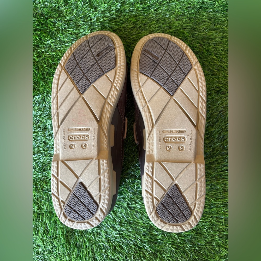 CROCS Men’s Santa Cruz Casual Loafer Shoe-Size: 9-Color: Brown/Tan-Preowned, VGC - Picture 9 of 10